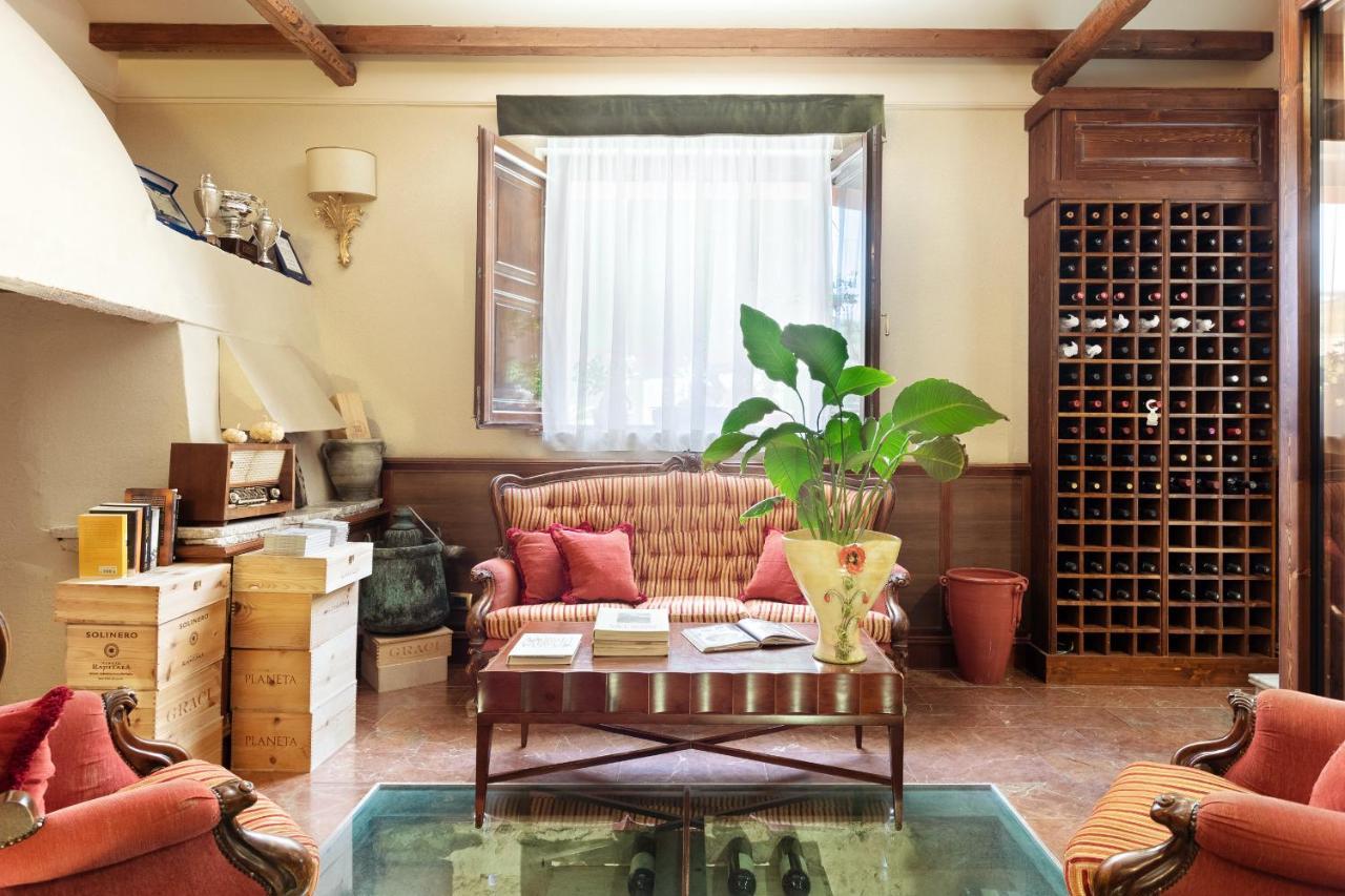 Relais Briuccia E Ristorante Capitolo Primo Hotel Montallegro Luaran gambar