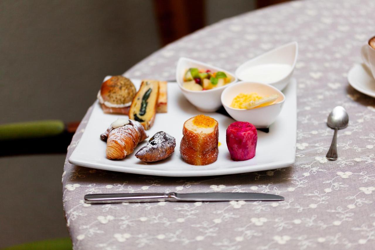 Relais Briuccia E Ristorante Capitolo Primo Hotel Montallegro Luaran gambar
