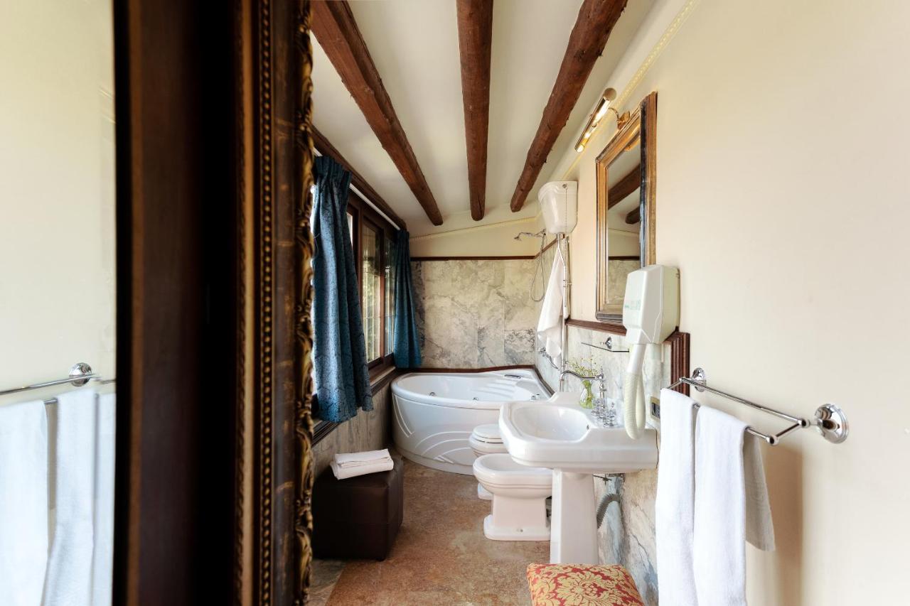 Relais Briuccia E Ristorante Capitolo Primo Hotel Montallegro Luaran gambar